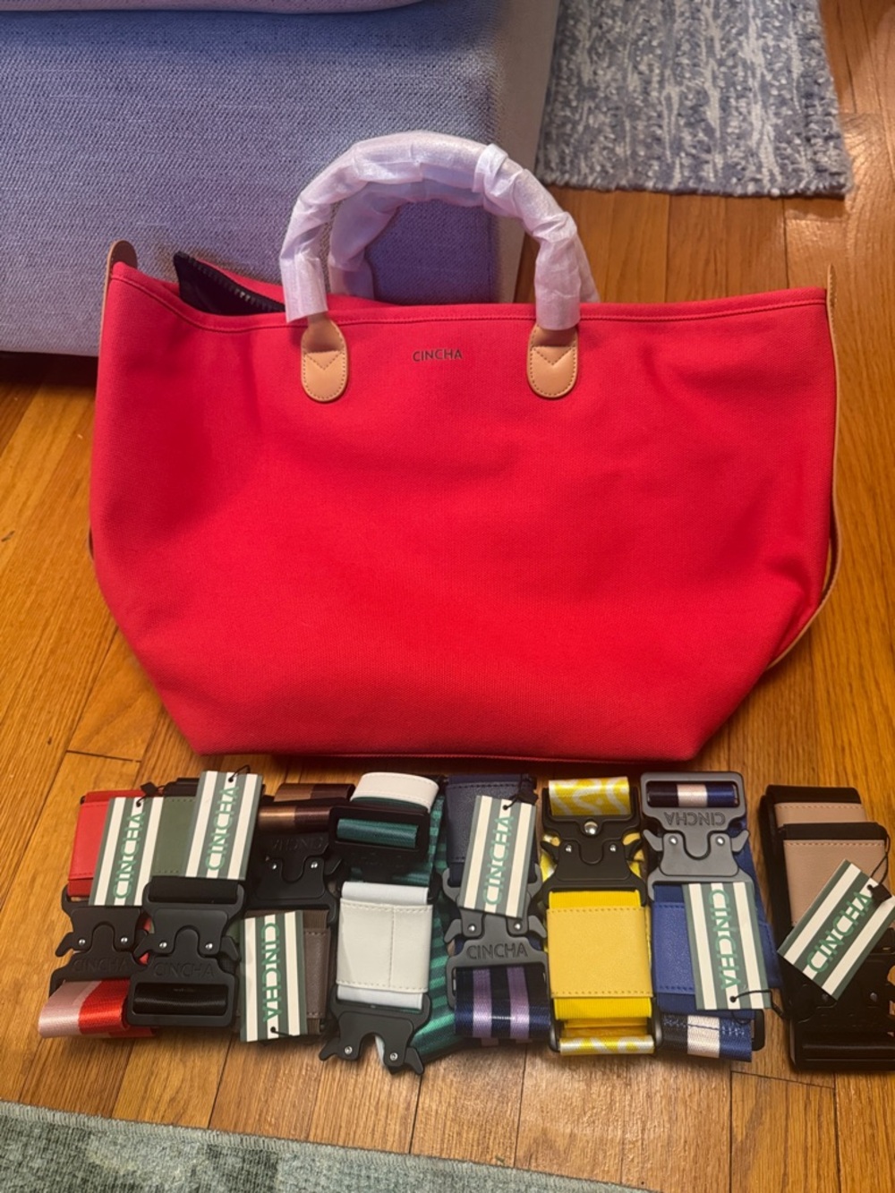 CINCHA TOTE & 8 straps! Perfect traveling - Must HAVE ITEMS